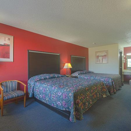Regency Inn & Suites By Oyo Bay City Tx Zewnętrze zdjęcie