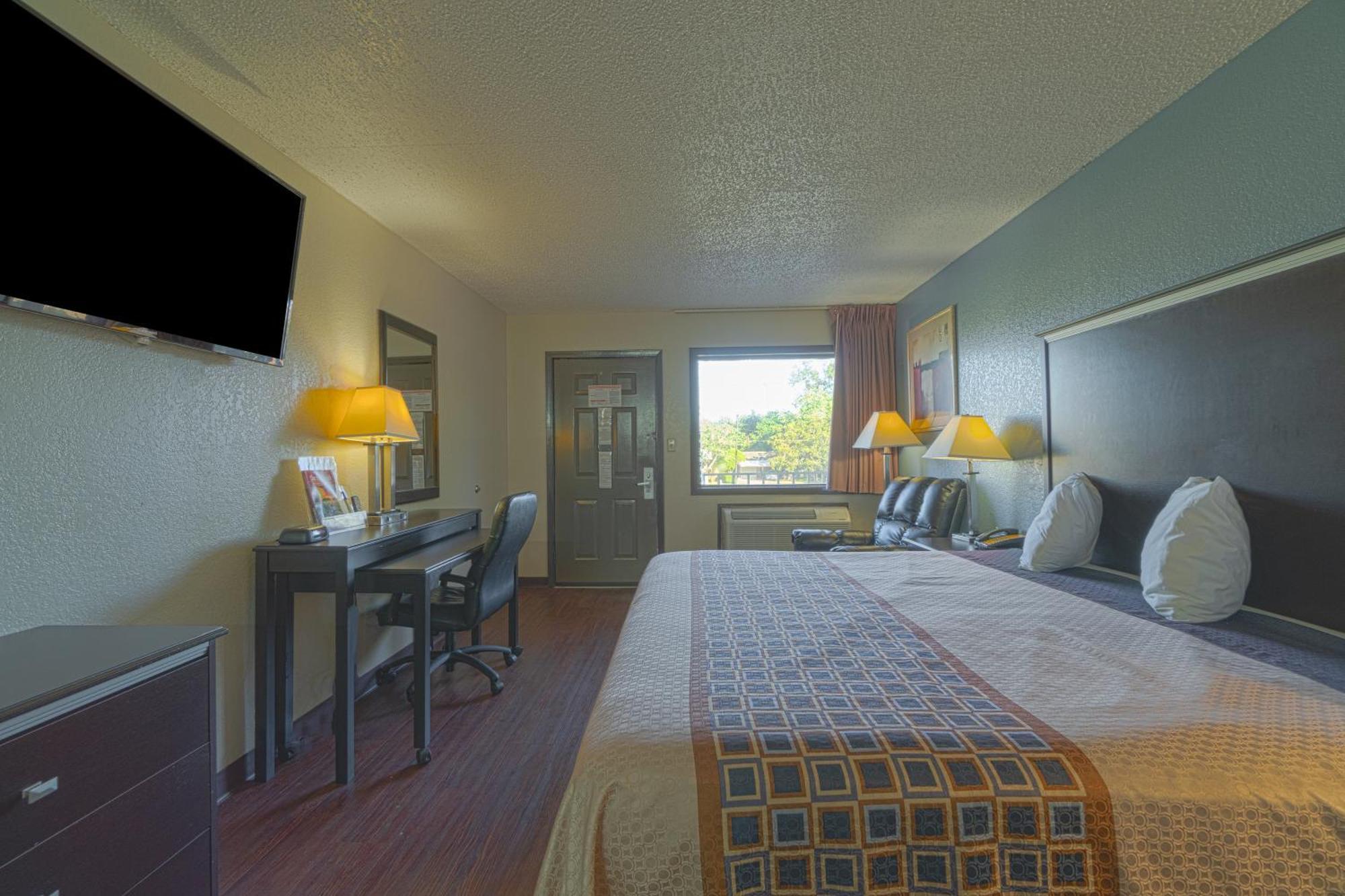 Regency Inn & Suites By Oyo Bay City Tx Zewnętrze zdjęcie