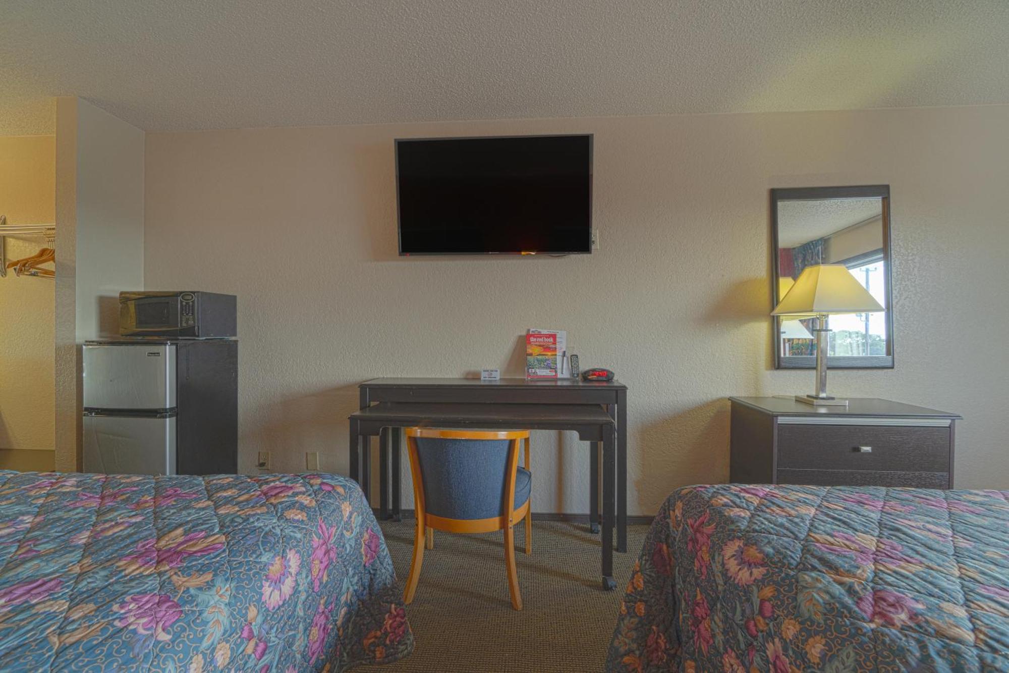 Regency Inn & Suites By Oyo Bay City Tx Zewnętrze zdjęcie