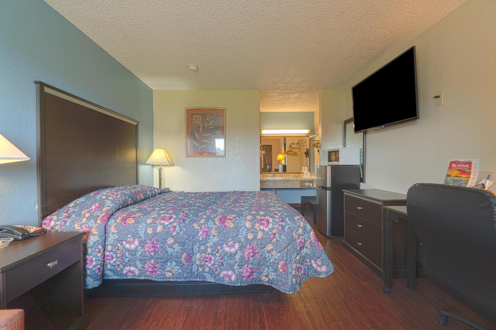 Regency Inn & Suites By Oyo Bay City Tx Zewnętrze zdjęcie